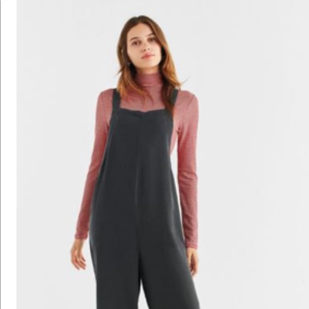UOtania shapeless tencel overall